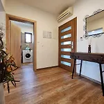 Apartamento And Katunar