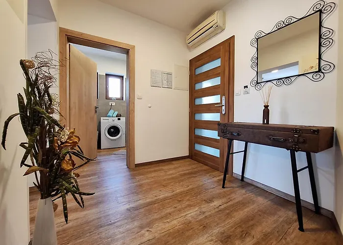 Appartement And Katunar