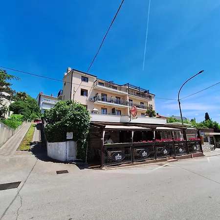 And Katunar Apartment